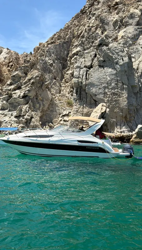 Bayliner 33 private yacht in Cabo San Lucas