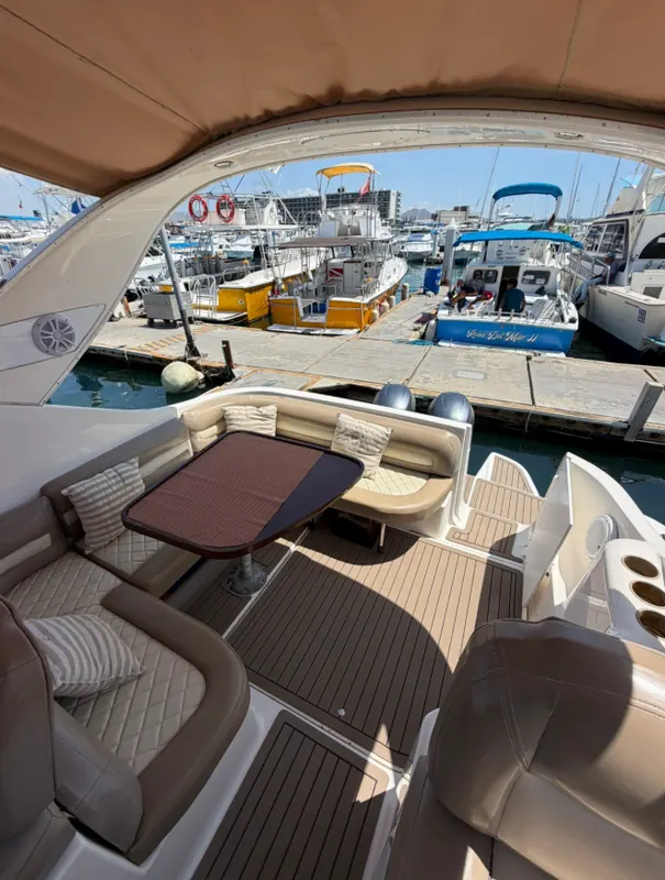 Bayliner 33 private yacht in Cabo San Lucas