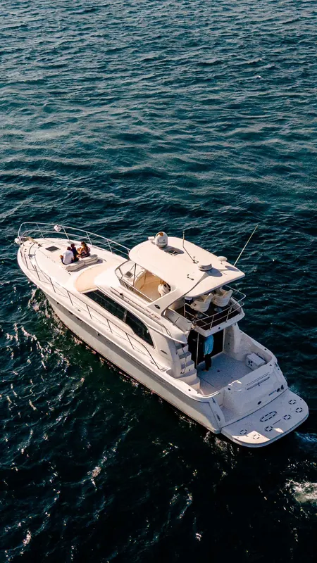 Sea Ray 55で楽しむサンセットクルーズ