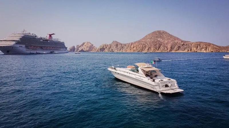 Cruise port day on a private yacht in Cabo San Lucas